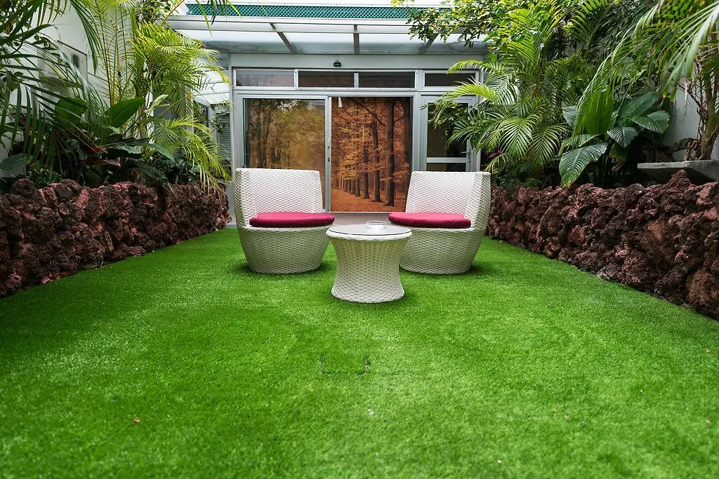 Apartment Suites Garden Loft Roy Lichtenstein Las Palmas de Gran Canaria Spain