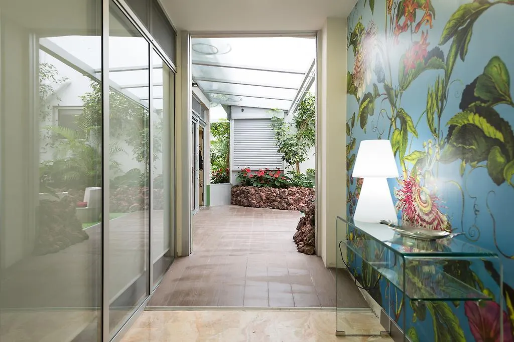 Suites Garden Loft Roy Lichtenstein Las Palmas de Gran Canaria Spain